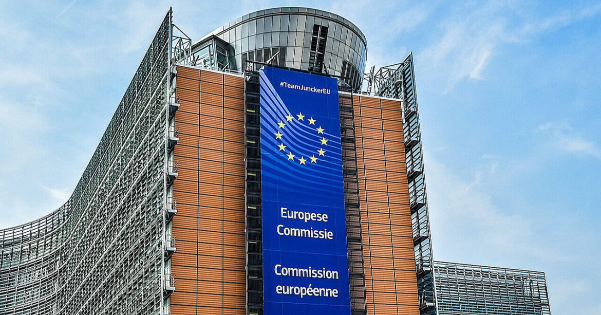 ЗМІ: ЄС заморозив позику Угорщині на переозброєння через блокування кредиту для України