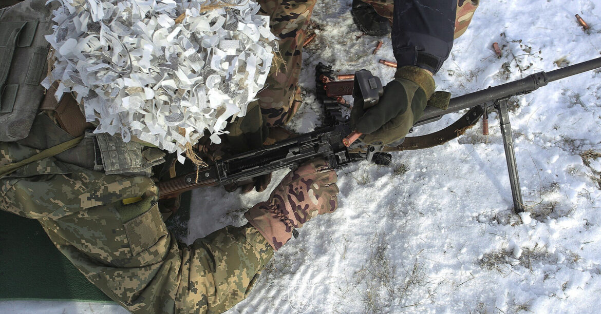 Генштаб про ситуацію на фронті: з початку доби 123 бойових зіткнення