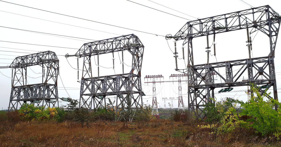 Частина споживачів у Києві та кількох областях залишилися без світла