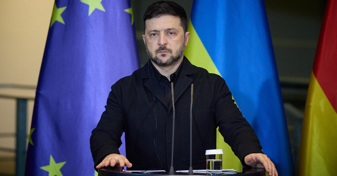 Нові соцпрограми: Зеленський анонсував виплати по 1500 грн для 13 млн українців