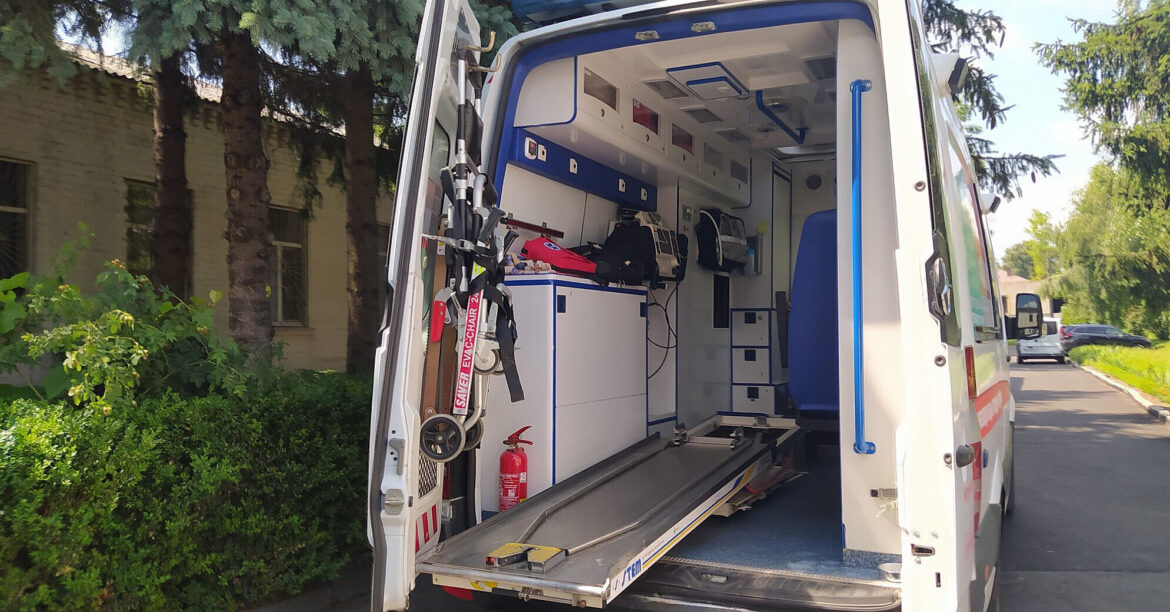 Російські війська поранили трьох дітей, вдаривши по центру Херсона