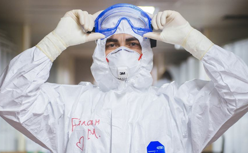 В Україні зафіксовано перший випадок штаму COVID-19 «Цикада»