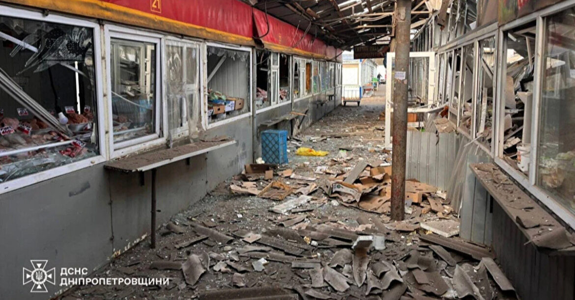 Удар по ринку в Нікополі: кількість поранених зросла до 25