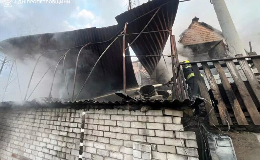 У Дніпрі вогнеборці ліквідували загоряння житлового будинку