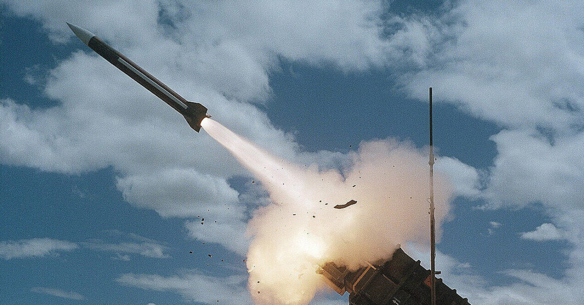 У Кувейті відбивають атаки “ворожих дронів” на тлі перемир’я з Іраном