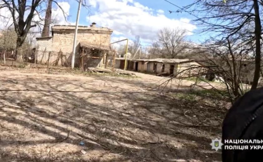 Поліцейські «Білі янголи» евакуюють мешканців прифронтових громад Синельниківського району