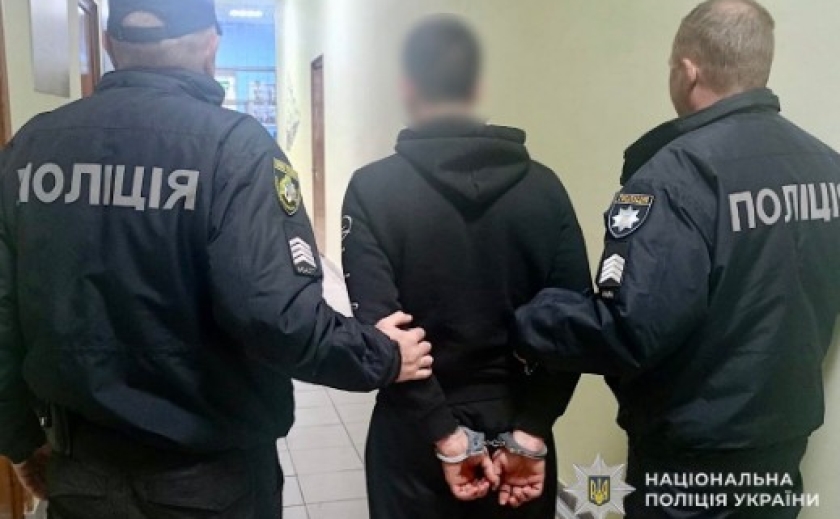 Поліцейські Дніпра затримали підозрюваного у незаконному заволодінні транспортним засобом