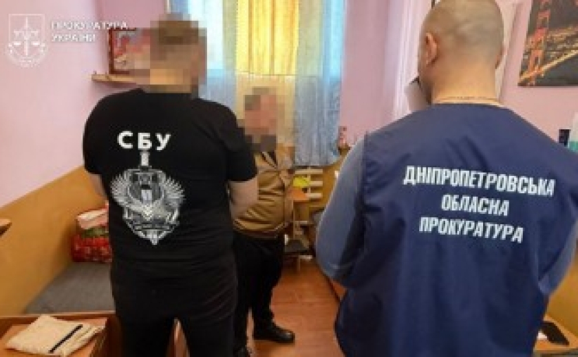 17,5 тис. євро за незаконний виїзд з України: у Дніпрі викрито злочинну групу, серед підозрюваних — засуджений