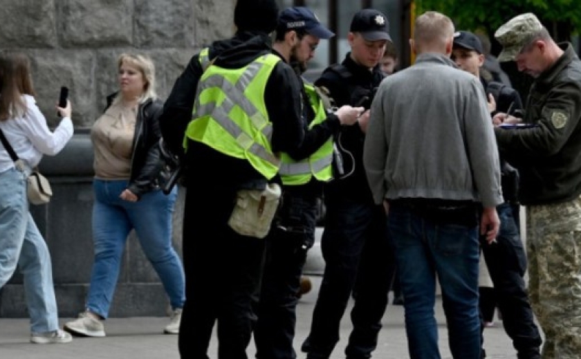 Працівників ТЦК хочуть штрафувати на 170 тисяч грн за «бусифікацію» та помилки в реєстрі