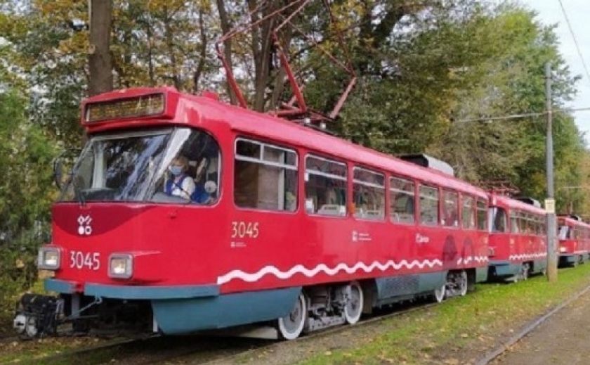 У Дніпрі два популярні трамваї 13 квітня завершать роботу раніше