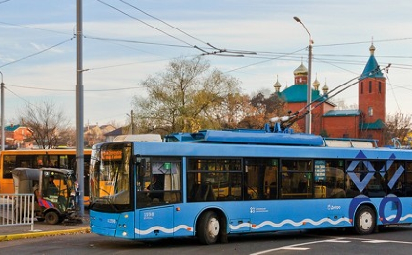 Як у Дніпрі 24 квітня курсуватиме громадський транспорт