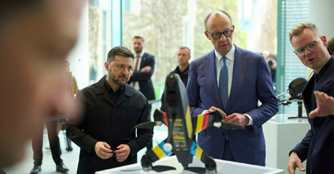 Мерцу і Зеленському показали дрони, які спільно виробляють Україна і Німеччина