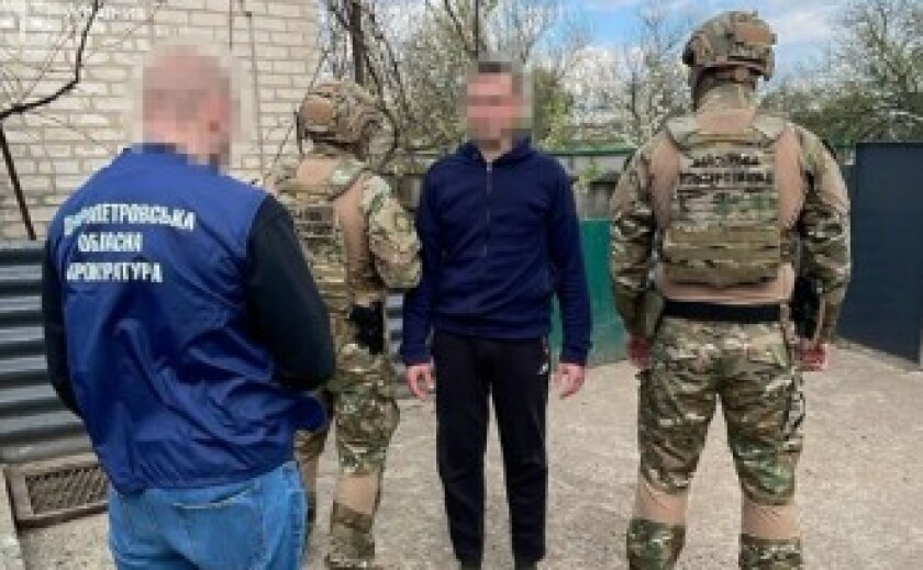 Наводив ворожі «шахеди» на військових та системи HIMARS у прифронтовому районі Дніпропетровщини: затримано місцевого мешканця