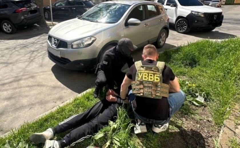 Прикордонники затримали 18-річного організатора незаконного переправлення чоловіків до Молдови