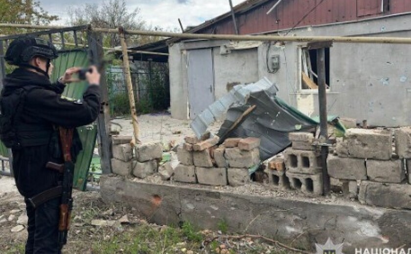 Чотири райони Дніпропетровщини потерпали від російських обстрілів, постраждали дев’ятеро людей, серед них – діти: поліцейські фіксують наслідки воєнних злочинів