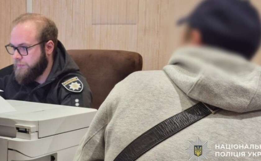 Побив та пограбував перехожого у Кам’янському: поліцейські затримали зловмисника