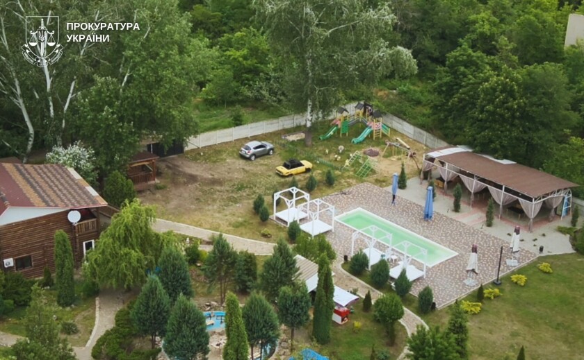 У Самарі підприємець захопив майже гектар лісу та облаштував базу відпочинку