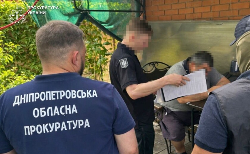 На Дніпропетровщині ексчиновника юстиції підозрюють у вимаганні грошей за «кращі умови» відбування покарання