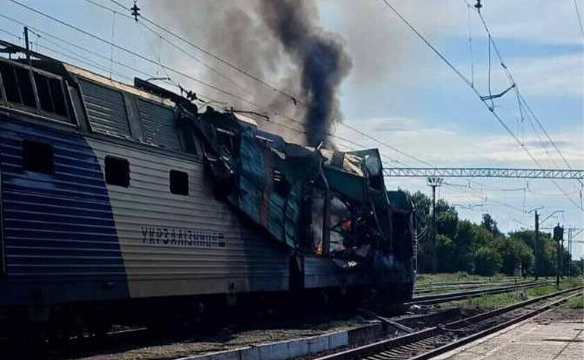 На Дніпропетровщині російські дрони атакували пасажирський поїзд