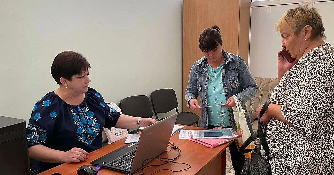 Одержувачі соцдопомоги можуть оформити посвідчення: які документи потрібні