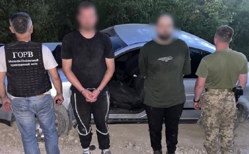 Житель Дніпропетровщини зі спільником намагалися прорватися до Молдови та напали на прикордонника