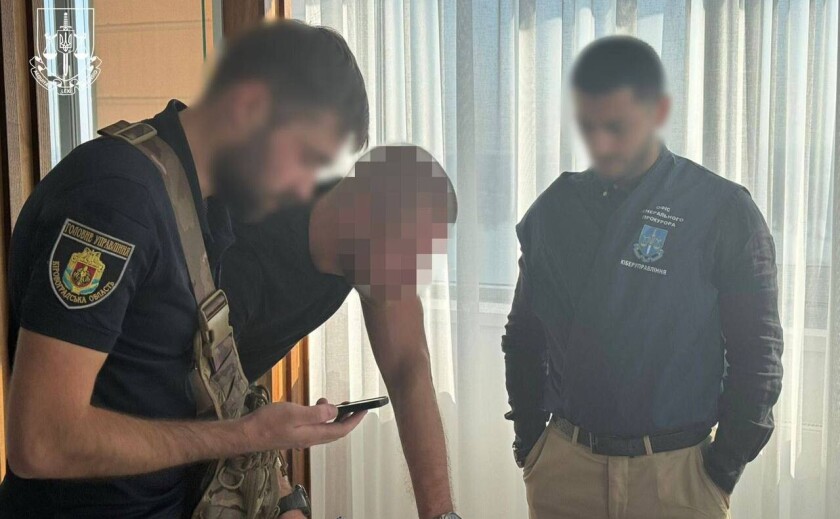 До суду скерували справу шахрайського кол-центру з Дніпра, який ошукав громадян Чехії на понад 12 млн грн