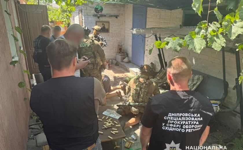 У Павлограді затримали двох чоловіків за підозрою у вимаганні грошей і автомобілів