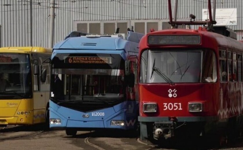 До уваги містян: у Дніпрі 10 серпня діють зміни в роботі громадського транспорту
