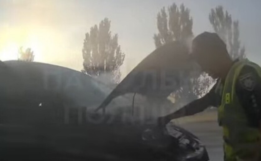 У Дніпрі посеред дороги загорівся автомобіль