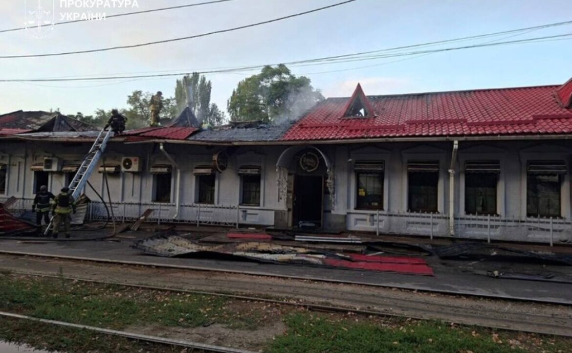У Запоріжжі через атаку дронів пошкоджені автомийка, будинки та кафе