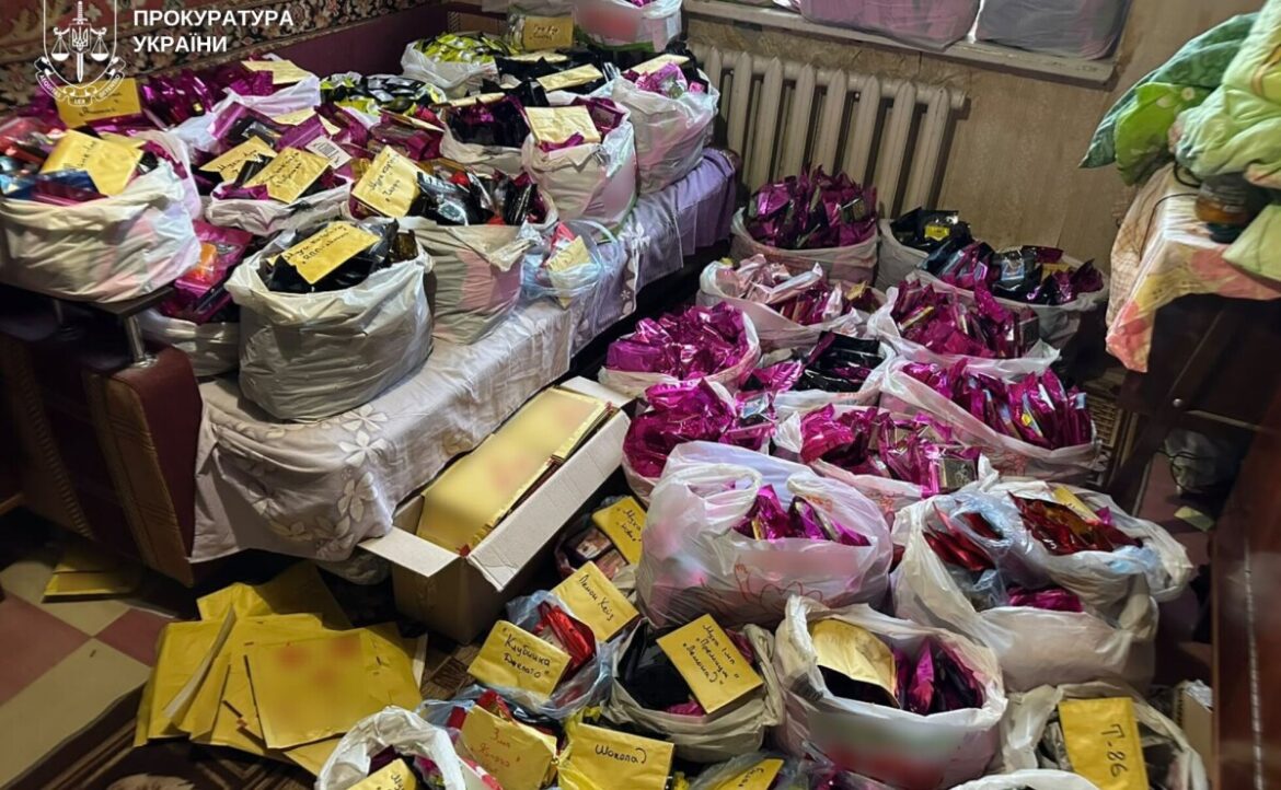 Цукерки з психотропами та рідини для вейпів із канабісом: у Дніпрі викрили групу з сімох людей