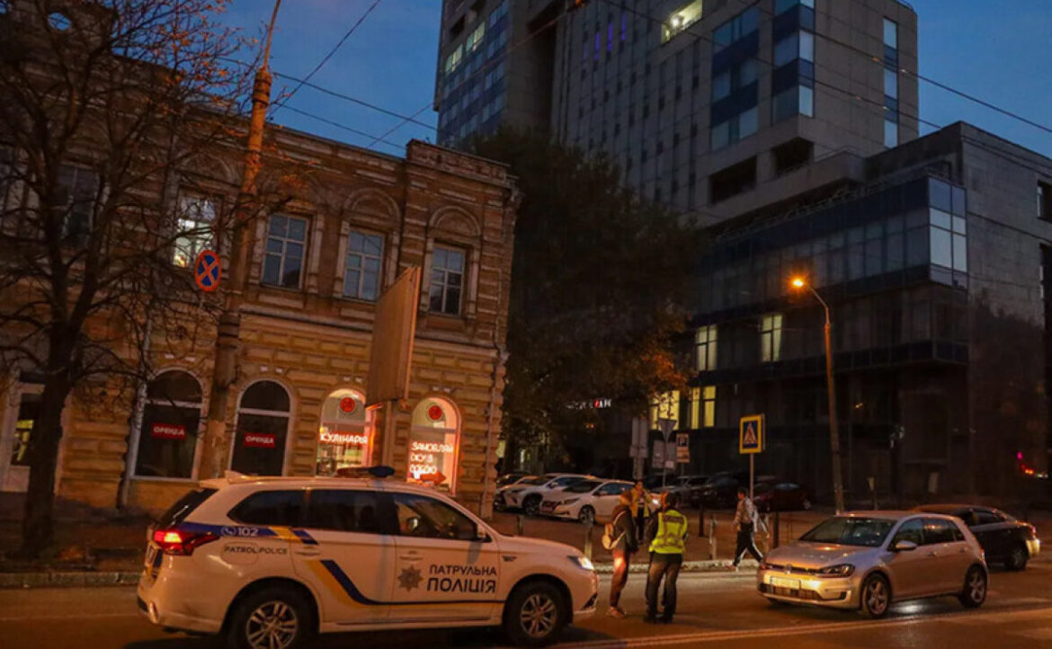 У Дніпрі Volkswagen збив 15-річну дівчину на пішохідному переході: подробиці ДТП