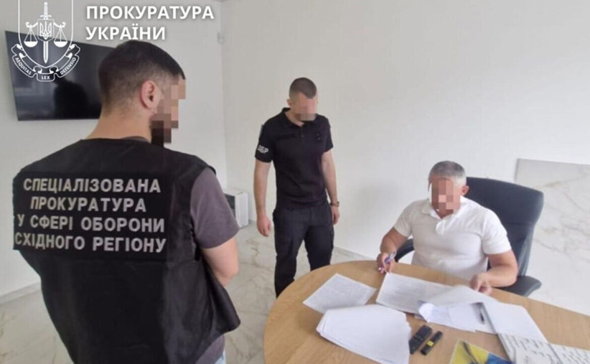 Двох начальників медслужби та військовослужбовицю судитимуть через незаконні «бойові» виплати на 2,4 мільйона гривень