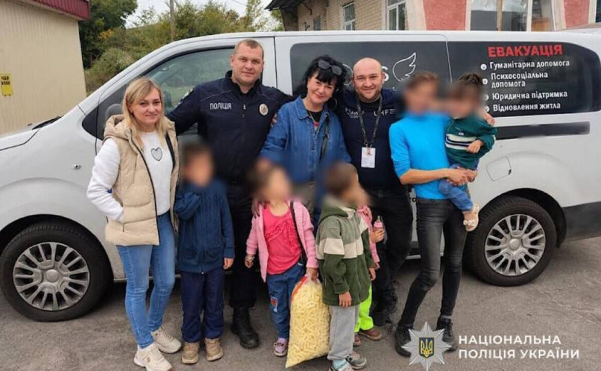 Із Марганця евакуювали матір із п’ятьма дітьми через обстріли та домашнє насильство