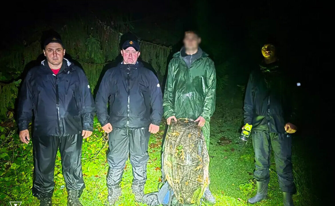 У Карпатах врятували туриста з Кривого Рогу, який заблукав у горах