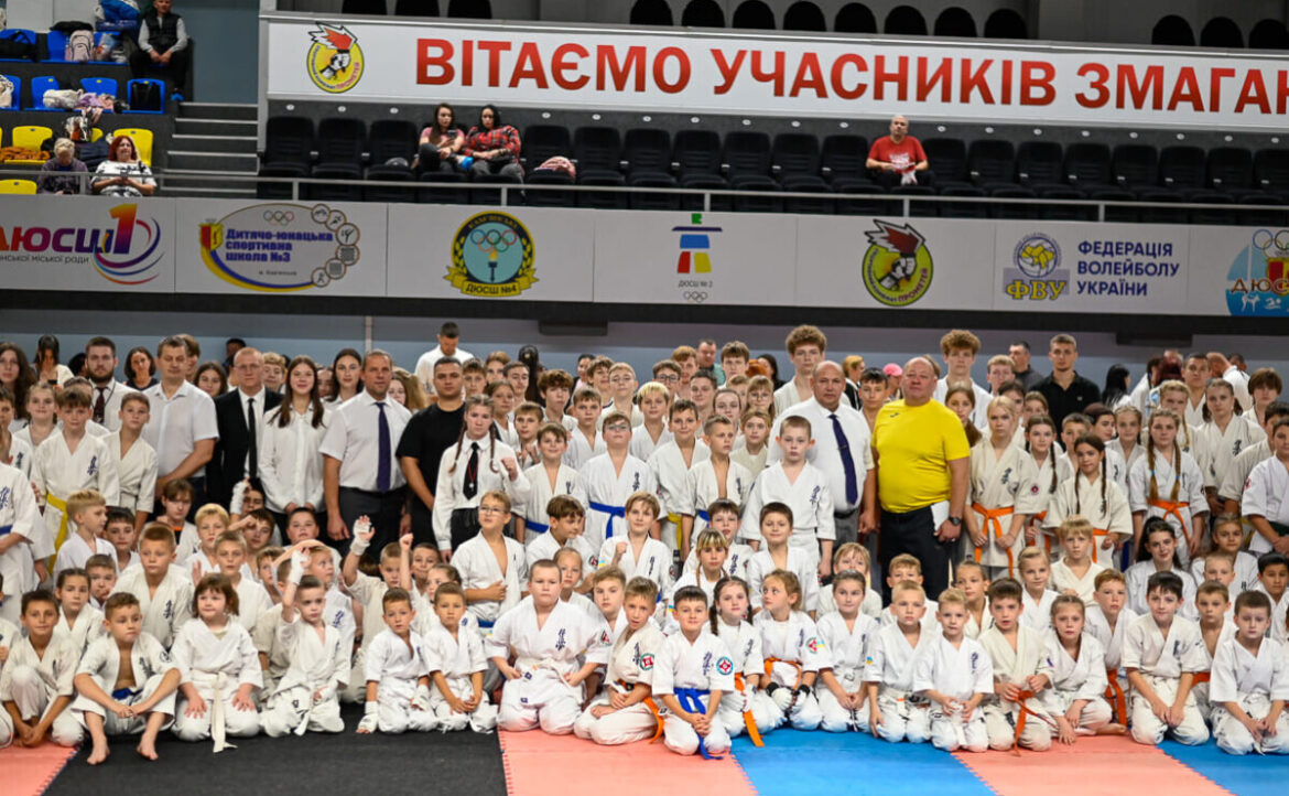 Понад 300 спортсменів змагалися на Кубку Кам’янського з кіокушин карате