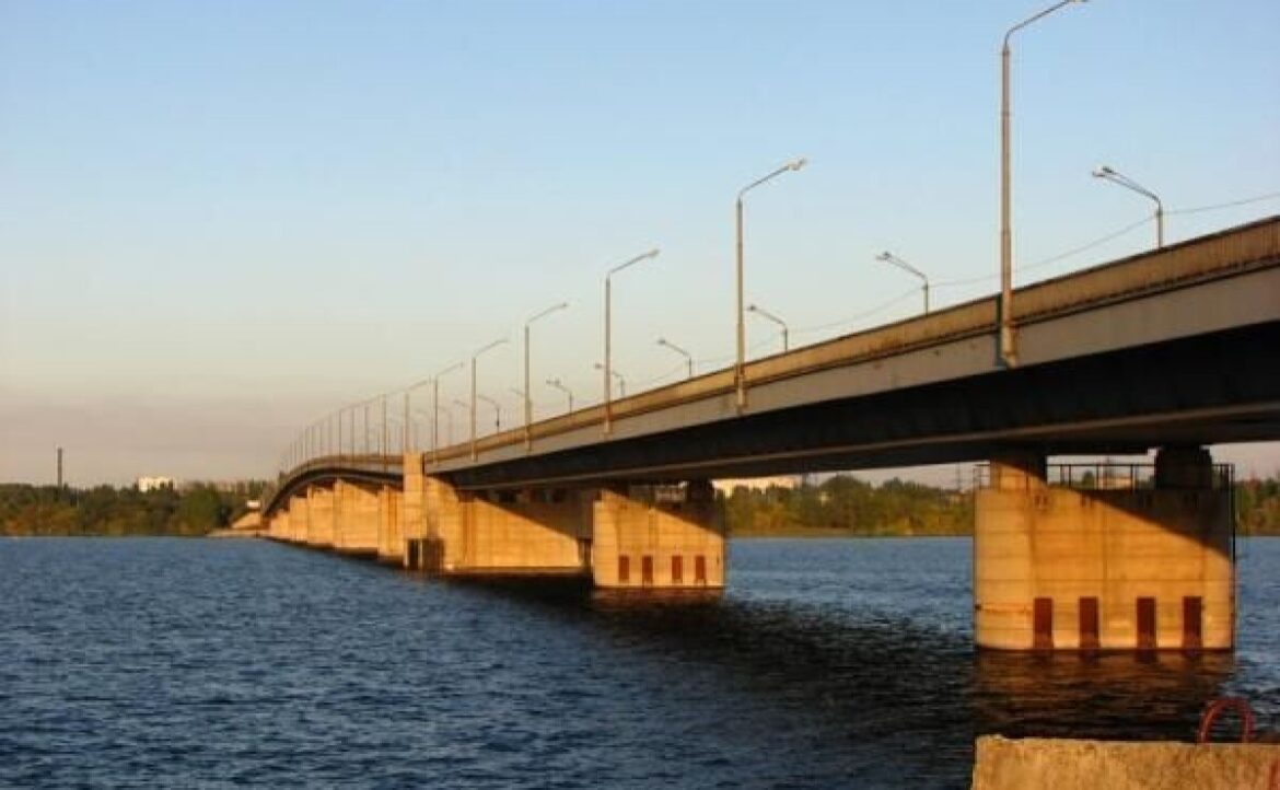 У Дніпрі звузять проїзд Південним мостом: подробиці